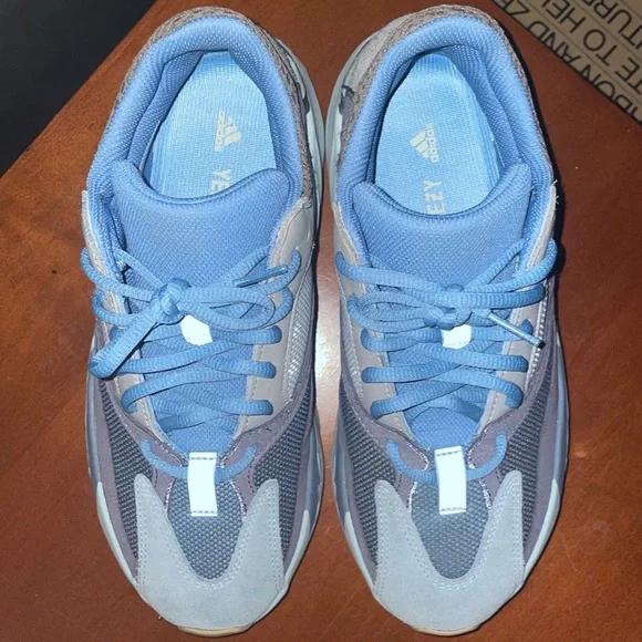 Yeezy 700 v1 Carbon Blue - Picture 2 of 6